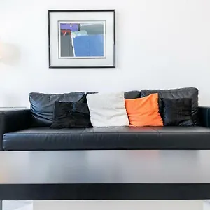  Apartament Lovely With River Views And Parking