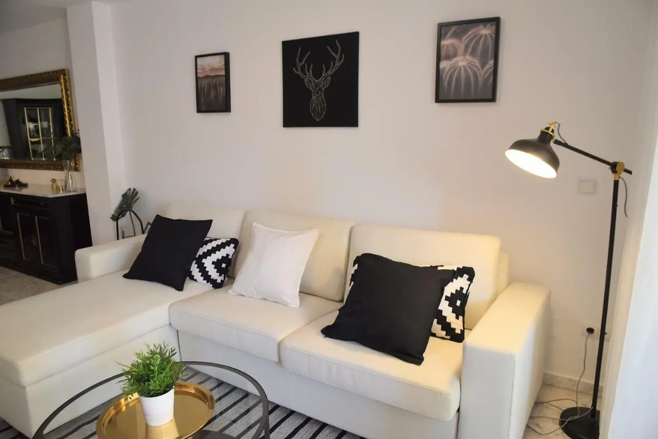 Homely Malaga Don Cristian Con Parking Privado 0*,  Hiszpania